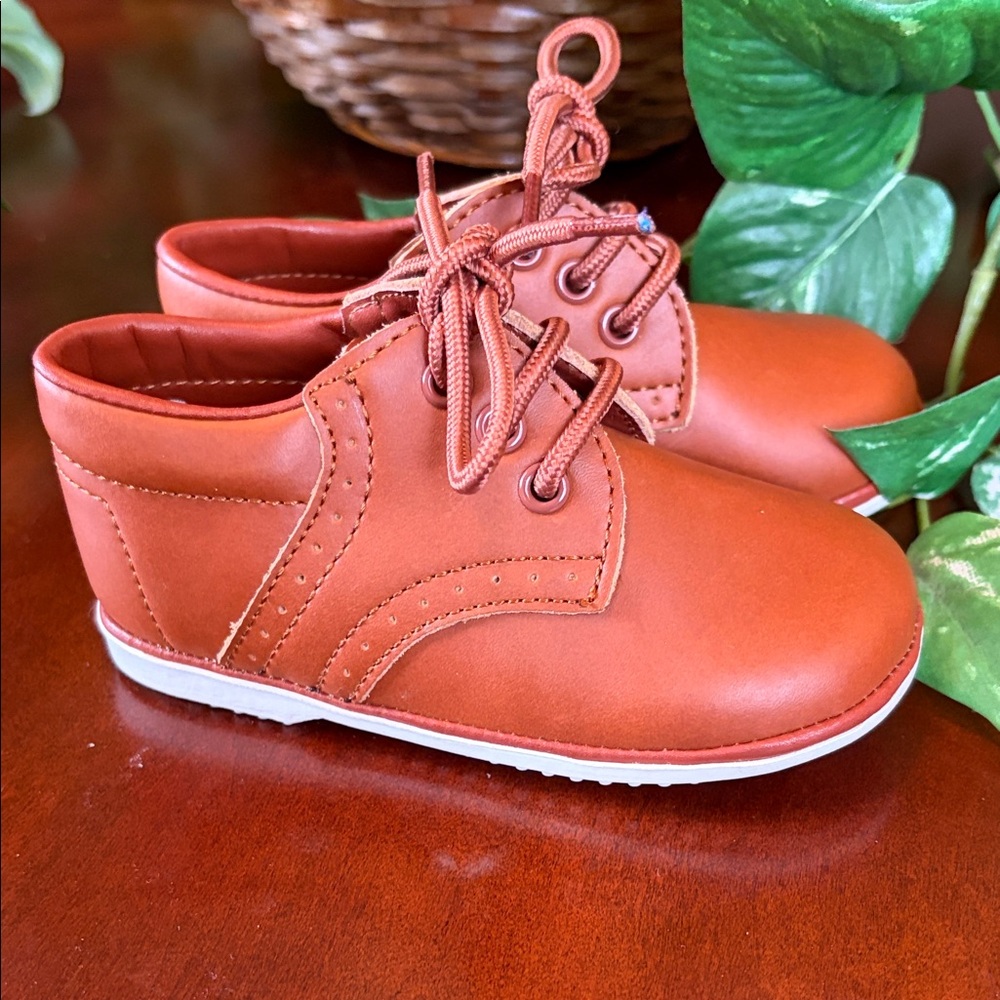 Angel Brown Kids Lace-Up Oxford shoes. - Picture 2 of 5
